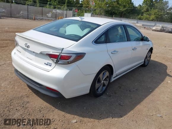 ✅ 2016 Hyundai Sonata • VIN: KMHE14L29GA021355 • Лот: 43240312. Опубликован ранее на IAAI с пробегом 87 076 миль. Бесплатный доступ к архиву аукционных продаж из США и подробный отчёт об истории автомобиля на DreamBid. Изображение 4.