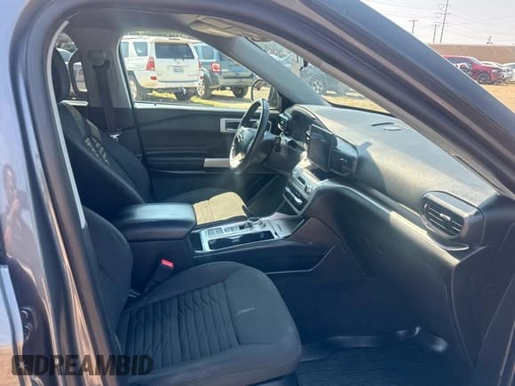 ✅ 2021 Ford Explorer XLT • VIN: 1FMSK7DH3MGB54710 • Lot: 70517715. Wystawiony na Copart z przebiegiem 81 473 mil. Bezpłatny archiwum sprzedaży aukcyjnych z USA i szczegółowy raport historii pojazdu na DreamBid. Zdjęcie 5.