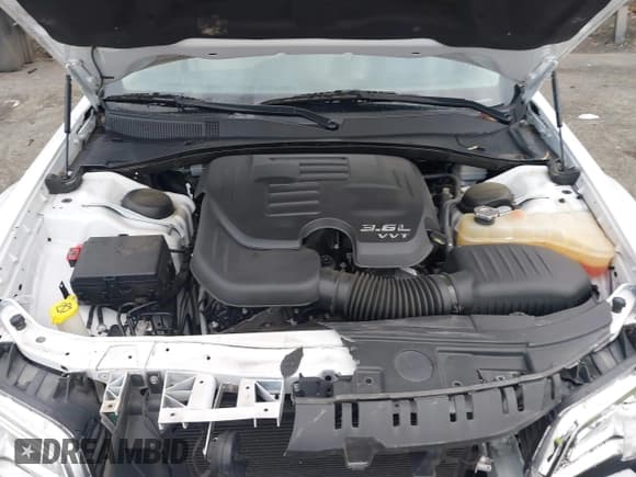 ✅ 2014 Chrysler 300 • VIN: 2C3CCAAG0EH380647 • Lot: 43404120. Listed on IAAI with 44,888 mi. Free auction sales archive from the USA and detailed vehicle history report at DreamBid. Image 10.