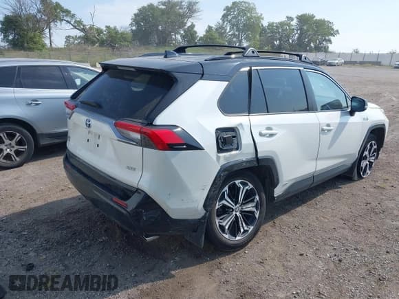 ✅ 2022 Toyota RAV4 XSE • VIN: JTMEB3FV1ND075875 • Лот: 43048040. Опубликован ранее на IAAI с пробегом 41 858 миль. Бесплатный доступ к архиву аукционных продаж из США и подробный отчёт об истории автомобиля на DreamBid. Изображение 4.