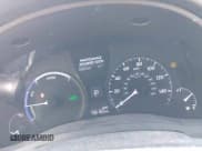 ✅ 2013 Lexus RX 450h • VIN: JTJBC1BA3D2057621 • Lot: 43079148. Wystawiony na IAAI z przebiegiem 156 165 mil. Bezpłatny archiwum sprzedaży aukcyjnych z USA i szczegółowy raport historii pojazdu na DreamBid. Zdjęcie 7.