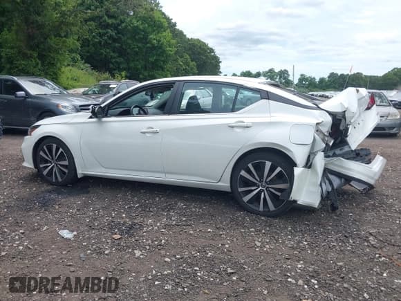 ✅ 2019 Nissan Altima SR • VIN: 1N4BL4CW5KN325049 • Лот: 42716714. Опубликован ранее на IAAI с пробегом 51 655 миль. Бесплатный доступ к архиву аукционных продаж из США и подробный отчёт об истории автомобиля на DreamBid. Изображение 14.