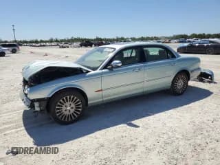 ✅ 2005 Jaguar XJ Vanden Plas • VIN: SAJWA82C45SG47028 • Lot: 49224525. Wystawiony na Copart z przebiegiem Nie podano. Bezpłatny archiwum sprzedaży aukcyjnych z USA i szczegółowy raport historii pojazdu na DreamBid. Zdjęcie 1.