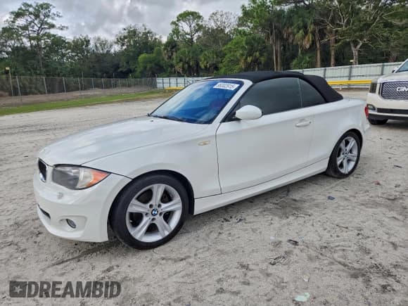 ✅ 2008 BMW 1 Series 128i • VIN: WBAUL73588VE88198 • Lot: 96302915. Listed on Copart with 167,619 mi. Free auction sales archive from the USA and detailed vehicle history report at DreamBid. Image 1.