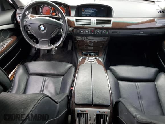 ✅ 2008 BMW 7 Series 750Li • VIN: WBAHN83508DT77682 • Lot: 72649744. Wystawiony na Copart z przebiegiem 176 832 mil. Bezpłatny archiwum sprzedaży aukcyjnych z USA i szczegółowy raport historii pojazdu na DreamBid. Zdjęcie 8.