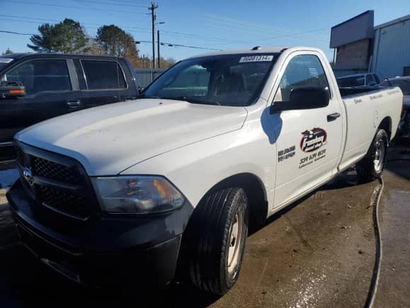 2015 Ram 1500 Tradesman with VIN 3C6JR6DG4FG522338, listed as a Copart auction lot 86081314 with 131,186 mi miles and Salvage title. Bid and sale history available at DreamBid. Image 1.