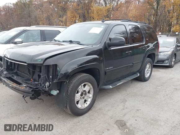 ✅ 2011 Chevrolet Tahoe LT • VIN: 1GNSKBE00BR255700 • Лот: 43712619. Опубликован ранее на IAAI с пробегом 260 375 миль. Бесплатный доступ к архиву аукционных продаж из США и подробный отчёт об истории автомобиля на DreamBid. Изображение 17.