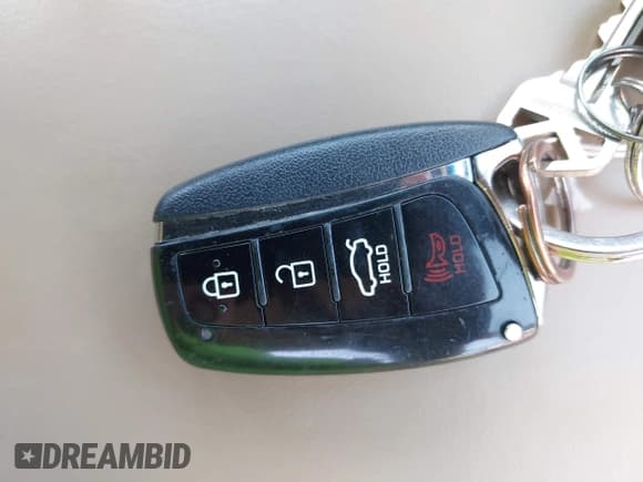 ✅ 2015 Hyundai Azera • VIN: KMHFG4JG3FA447672 • Лот: 42474930. Опубликован ранее на IAAI с пробегом 125 425 миль. Бесплатный доступ к архиву аукционных продаж из США и подробный отчёт об истории автомобиля на DreamBid. Изображение 11.