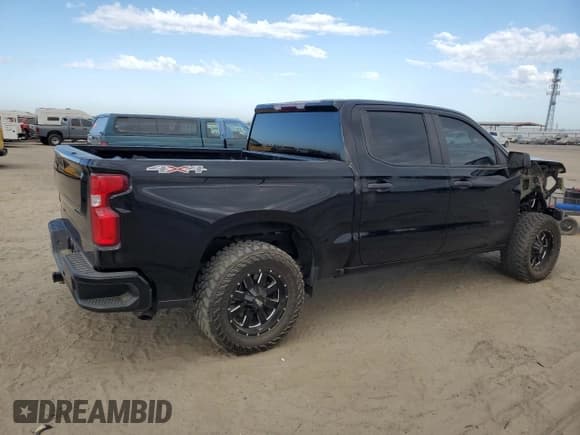 ✅ 2021 Chevrolet Silverado 1500 Custom • VIN: 3GCPYBEK1MG330261 • Lot: 77528044. Wystawiony na Copart z przebiegiem 46 753 mil. Bezpłatny archiwum sprzedaży aukcyjnych z USA i szczegółowy raport historii pojazdu na DreamBid. Zdjęcie 3.