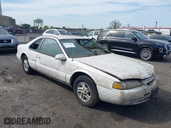 ✅ 1997 Ford Thunderbird LX • VIN: 1FALP6246VH126650 • Лот: 42219698. Опубликован ранее на IAAI с пробегом 69 880 миль. Бесплатный доступ к архиву аукционных продаж из США и подробный отчёт об истории автомобиля на DreamBid. Изображение 1.
