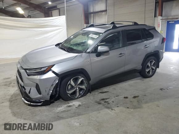 ✅ 2022 Toyota RAV4 SE • VIN: JTMAB3FV1ND106461 • Lot: 69502465. Wystawiony na Copart z przebiegiem 4 567 mil. Bezpłatny archiwum sprzedaży aukcyjnych z USA i szczegółowy raport historii pojazdu na DreamBid. Zdjęcie 1.