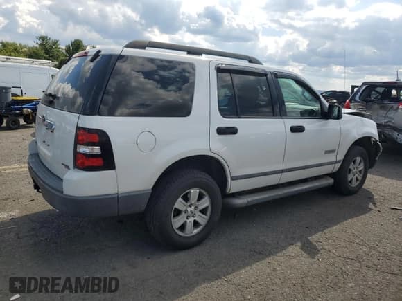 ✅ 2006 Ford Explorer XLS • VIN: 1FMEU72E66UB03853 • Lot: 71320315. Wystawiony na Copart z przebiegiem 171 486 mil. Bezpłatny archiwum sprzedaży aukcyjnych z USA i szczegółowy raport historii pojazdu na DreamBid. Zdjęcie 3.