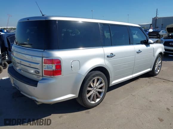 ✅ 2018 Ford Flex Limited • VIN: 2FMHK6D86JBA01729 • Лот: 43613429. Опубликован ранее на IAAI с пробегом 125 985 миль. Бесплатный доступ к архиву аукционных продаж из США и подробный отчёт об истории автомобиля на DreamBid. Изображение 4.