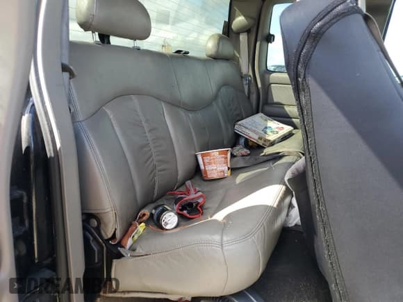 ✅ 2001 Chevrolet Silverado 1500 • VIN: 1GCEC19T81Z142836 • Лот: 49498445. Опубликован ранее на Copart с пробегом 337 498 миль. Бесплатный доступ к архиву аукционных продаж из США и подробный отчёт об истории автомобиля на DreamBid. Изображение 10.