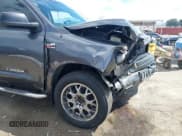 ✅ 2011 Toyota Tundra SR • VIN: 5TFTY5F19BX007283 • Лот: 43293941. Опубликован ранее на IAAI с пробегом 381 898 миль. Бесплатный доступ к архиву аукционных продаж из США и подробный отчёт об истории автомобиля на DreamBid. Изображение 18.