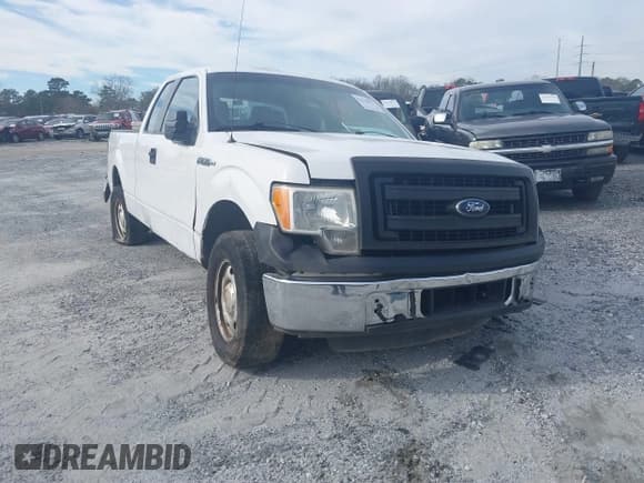 ✅ 2014 Ford F-150 XL • VIN: 1FTEX1CM5EKG08503 • Lot: 41370072. Listed on IAAI with 286,117 mi. Free auction sales archive from the USA and detailed vehicle history report at DreamBid. Image 1.