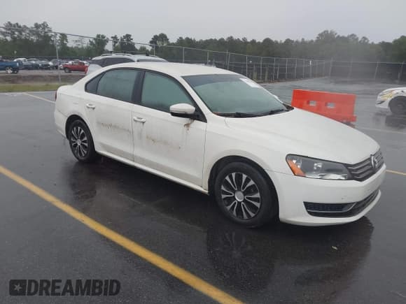 ✅ 2014 Volkswagen Passat S • VIN: 1VWAP7A39EC024253 • Лот: 42400664. Опубликован ранее на IAAI с пробегом 151 628 миль. Бесплатный доступ к архиву аукционных продаж из США и подробный отчёт об истории автомобиля на DreamBid. Изображение 1.