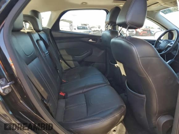 ✅ 2012 Ford Focus Titanium • VIN: 1FAHP3N29CL378160 • Lot: 94800075. Wystawiony na Copart z przebiegiem 101 651 mil. Bezpłatny archiwum sprzedaży aukcyjnych z USA i szczegółowy raport historii pojazdu na DreamBid. Zdjęcie 10.