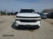 ✅ 2022 Chevrolet Silverado 1500 Custom • VIN: 3GCPYBEK5NG161010 • Lot: 48118315. Wystawiony na Copart z przebiegiem 37 968 mil. Bezpłatny archiwum sprzedaży aukcyjnych z USA i szczegółowy raport historii pojazdu na DreamBid. Zdjęcie 5.
