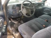 ✅ 2000 GMC Sierra 2500 • VIN: 1GTGK29RXYF405930 • Lot: 46905165. Wystawiony na Copart z przebiegiem 191 064 mil. Bezpłatny archiwum sprzedaży aukcyjnych z USA i szczegółowy raport historii pojazdu na DreamBid. Zdjęcie 8.