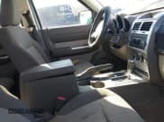 ✅ 2008 Dodge Nitro SLT • VIN: 1D8GU58K68W145348 • Lot: 43487323. Wystawiony na IAAI z przebiegiem 302 858 mil. Bezpłatny archiwum sprzedaży aukcyjnych z USA i szczegółowy raport historii pojazdu na DreamBid. Zdjęcie 5.