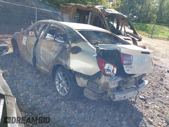 ✅ 2014 Chevrolet Malibu LT • VIN: 1G11C5SL5EF222028 • Lot: 43383037. Listed on IAAI with Not provided. Free auction sales archive from the USA and detailed vehicle history report at DreamBid. Image 3.