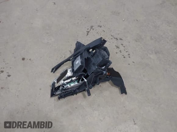 ✅ 2015 GMC Acadia SLE • VIN: 1GKKVPKD3FJ229900 • Lot: 43613047. Listed on IAAI with 159,882 mi. Free auction sales archive from the USA and detailed vehicle history report at DreamBid. Image 12.