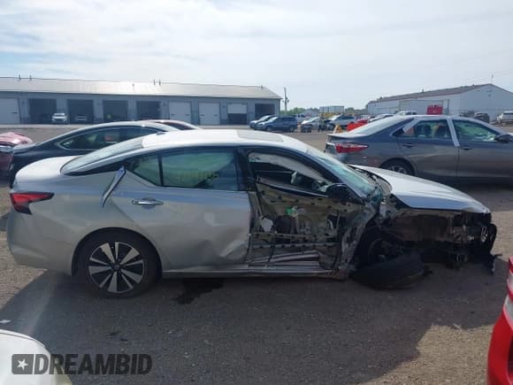 ✅ 2021 Nissan Altima SL • VIN: 1N4BL4EW6MN413222 • Lot: 42297130. Wystawiony na IAAI z przebiegiem 34 304 mil. Bezpłatny archiwum sprzedaży aukcyjnych z USA i szczegółowy raport historii pojazdu na DreamBid. Zdjęcie 13.