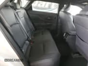 ✅ 2025 Toyota Crown XLE • VIN: JTDACAAJ5S3011795 • Lot: 90110955. Wystawiony na Copart z przebiegiem 2 592 mil. Bezpłatny archiwum sprzedaży aukcyjnych z USA i szczegółowy raport historii pojazdu na DreamBid. Zdjęcie 10.