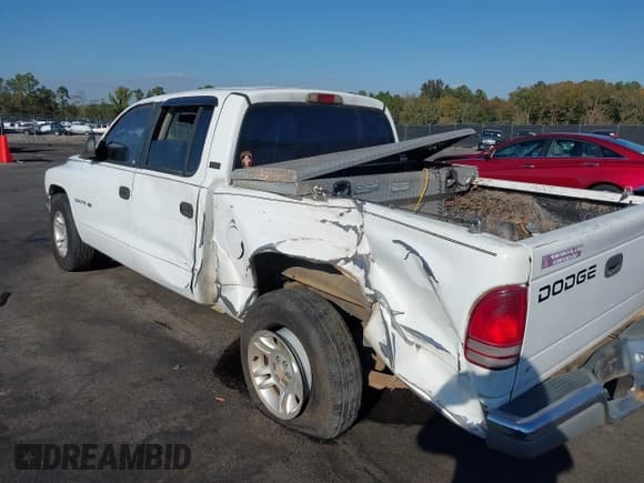 ✅ 2001 Dodge Dakota Sport • VIN: 1B7GL2AN81S127838 • Lot: 40687174. Wystawiony na IAAI z przebiegiem 235 301 mil. Bezpłatny archiwum sprzedaży aukcyjnych z USA i szczegółowy raport historii pojazdu na DreamBid. Zdjęcie 6.