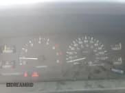 ✅ 1997 Toyota T100 SR5 • VIN: JT4UN24D2V0041751 • Lot: 65331475. Wystawiony na Copart z przebiegiem 190 931 mil. Bezpłatny archiwum sprzedaży aukcyjnych z USA i szczegółowy raport historii pojazdu na DreamBid. Zdjęcie 9.