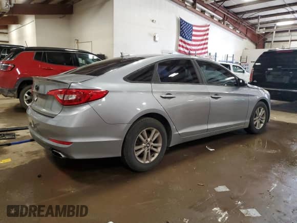 2015 Hyundai Sonata SE с VIN 5NPE24AF4FH230419, выставлен на аукционе Copart как лот 60960795 с пробегом 152 979 миль миль и Списание • Salvage title. История ставок и продаж доступна на DreamBid. Изображение 3.