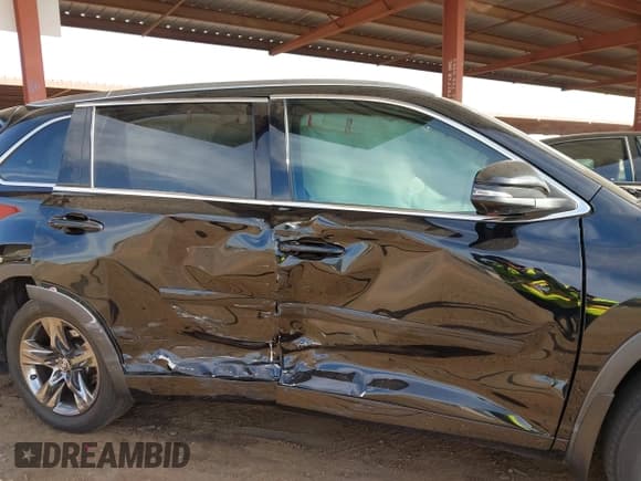 ✅ 2018 Toyota Highlander Limited • VIN: 5TDDZRFH0JS822045 • Lot: 41537591. Wystawiony na IAAI z przebiegiem 92 291 mil. Bezpłatny archiwum sprzedaży aukcyjnych z USA i szczegółowy raport historii pojazdu na DreamBid. Zdjęcie 13.