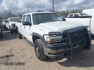 2007 Chevrolet Silverado 3500 z VIN 1GCHC33D17F110749, wystawiony jako IAAI lot #41513828 z przebiegiem 196 858 mil mil oraz . Historia ofert i sprzedaży dostępna na DreamBid. Obrazek 1.