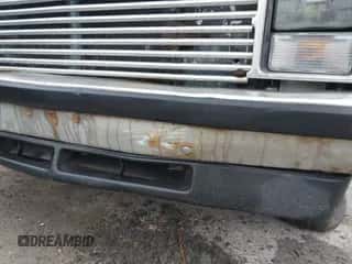 1988 Dodge Dakota z VIN 1B7GN14X7JS758050, wystawiony jako IAAI lot #41501338 z przebiegiem 237 061 mil mil oraz . Historia ofert i sprzedaży dostępna na DreamBid. Obrazek 6.