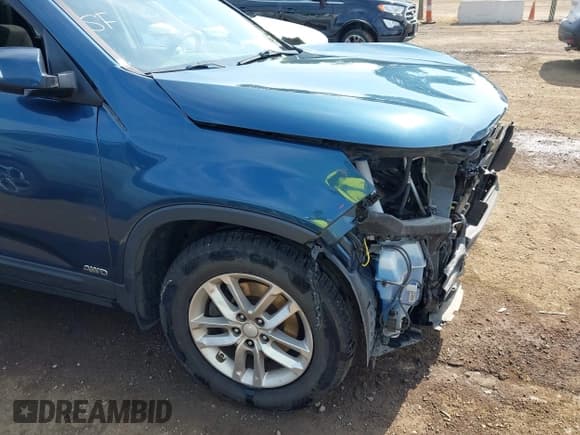 ✅ 2015 Kia Sorento LX • VIN: 5XYKTDA70FG557173 • Lot: 43224875. Listed on IAAI with 82,579 mi. Free auction sales archive from the USA and detailed vehicle history report at DreamBid. Image 18.