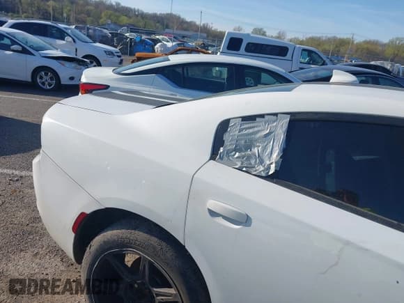 ✅ 2018 Dodge Charger SXT Plus • VIN: 2C3CDXHG1JH169411 • Лот: 41900623. Опубликован ранее на IAAI с пробегом 139 234 миль. Бесплатный доступ к архиву аукционных продаж из США и подробный отчёт об истории автомобиля на DreamBid. Изображение 17.