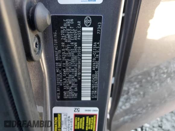 2019 Toyota Camry LE z VIN 4T1B11HK6KU735056, wystawiony jako Copart lot #82243775 z przebiegiem 111 013 mil mil oraz Szkoda całkowita • Salvage title. Historia ofert i sprzedaży dostępna na DreamBid. Obrazek 12.