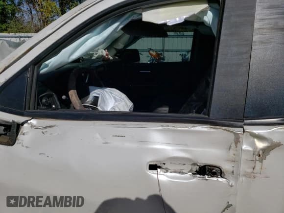 ✅ 2019 Chevrolet Silverado 1500 LT Trail Boss • VIN: 3GCPYFED7KG193901 • Lot: 71871853. Wystawiony na Copart z przebiegiem Nie podano. Bezpłatny archiwum sprzedaży aukcyjnych z USA i szczegółowy raport historii pojazdu na DreamBid. Zdjęcie 7.