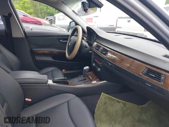 ✅ 2009 BMW 3 Series 328i • VIN: WBAPH53579A434691 • Lot: 42118939. Wystawiony na IAAI z przebiegiem 153 486 mil. Bezpłatny archiwum sprzedaży aukcyjnych z USA i szczegółowy raport historii pojazdu na DreamBid. Zdjęcie 5.