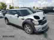 2012 MINI Hardtop с VIN WMWSU3C54CT186406, выставлен на аукционе Copart как лот 60940305 с пробегом 106 819 миль миль и Списание • Salvage title. История ставок и продаж доступна на DreamBid. Изображение 4.