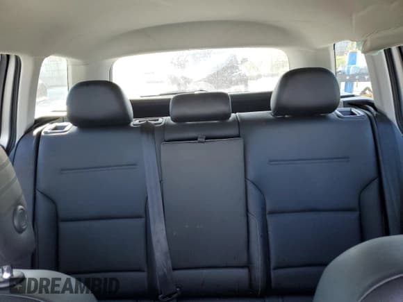 ✅ 2017 Volkswagen Golf S • VIN: 3VWH17AU5HM508528 • Lot: 81944385. Listed on Copart with 183,021 mi. Free auction sales archive from the USA and detailed vehicle history report at DreamBid. Image 10.