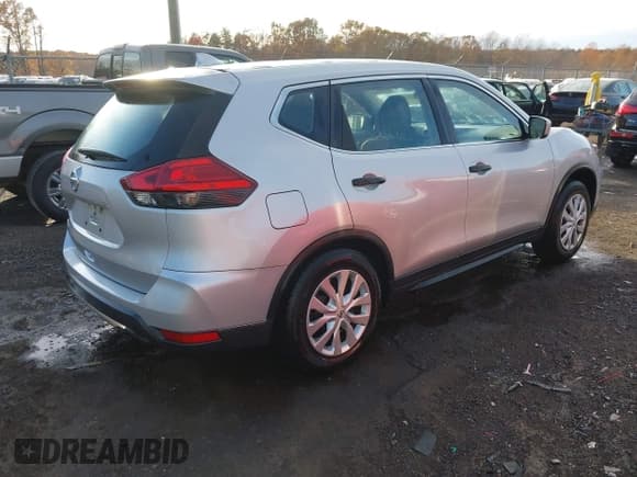 ✅ 2017 Nissan Rogue S • VIN: KNMAT2MT8HP594674 • Lot: 43707949. Listed on IAAI with 75,585 mi. Free auction sales archive from the USA and detailed vehicle history report at DreamBid. Image 4.