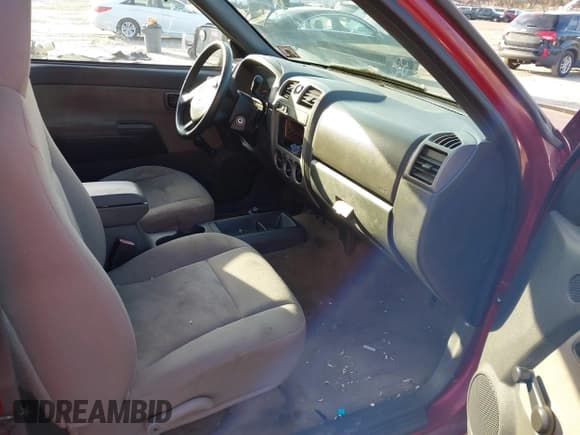 ✅ 2004 Chevrolet Colorado LS Z71 • VIN: 1GCDT196348221427 • Lot: 41546971. Listed on IAAI with 114,467 mi. Free auction sales archive from the USA and detailed vehicle history report at DreamBid. Image 5.