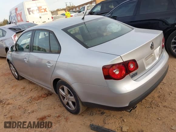 ✅ 2009 Volkswagen Jetta S • VIN: 3VWJM71KX9M097779 • Lot: 43749490. Listed on IAAI with 75,266 mi. Free auction sales archive from the USA and detailed vehicle history report at DreamBid. Image 3.
