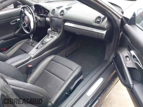 ✅ 2017 Porsche 718 Boxster • VIN: WP0CA2A81HS221469 • Лот: 42373983. Опубликован ранее на IAAI с пробегом 66 360 миль. Бесплатный доступ к архиву аукционных продаж из США и подробный отчёт об истории автомобиля на DreamBid. Изображение 5.