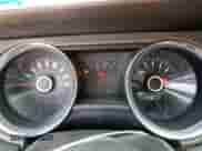 2014 Ford Mustang V6 с VIN 1ZVBP8AM5E5321124, выставлен на аукционе Copart как лот 81500765 с пробегом 167 782 миль миль и Списание • Salvage title. История ставок и продаж доступна на DreamBid. Изображение 9.