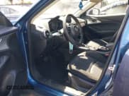 ✅ 2019 Mazda CX-3 Sport • VIN: JM1DKDB74K0410350 • Lot: 43121447. Wystawiony na IAAI z przebiegiem 143 209 mil. Bezpłatny archiwum sprzedaży aukcyjnych z USA i szczegółowy raport historii pojazdu na DreamBid. Zdjęcie 8.