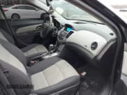 ✅ 2014 Chevrolet Cruze LS • VIN: 1G1PA5SG3E7307169 • Lot: 43888123. Wystawiony na IAAI z przebiegiem 200 645 mil. Bezpłatny archiwum sprzedaży aukcyjnych z USA i szczegółowy raport historii pojazdu na DreamBid. Zdjęcie 5.