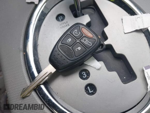 ✅ 2007 Chrysler Sebring • VIN: 1C3LC46K17N510055 • Lot: 43818551. Wystawiony na IAAI z przebiegiem 109 444 mil. Bezpłatny archiwum sprzedaży aukcyjnych z USA i szczegółowy raport historii pojazdu na DreamBid. Zdjęcie 11.